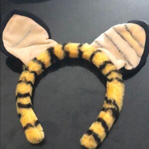 Cattail yellow and black With cat ears to match